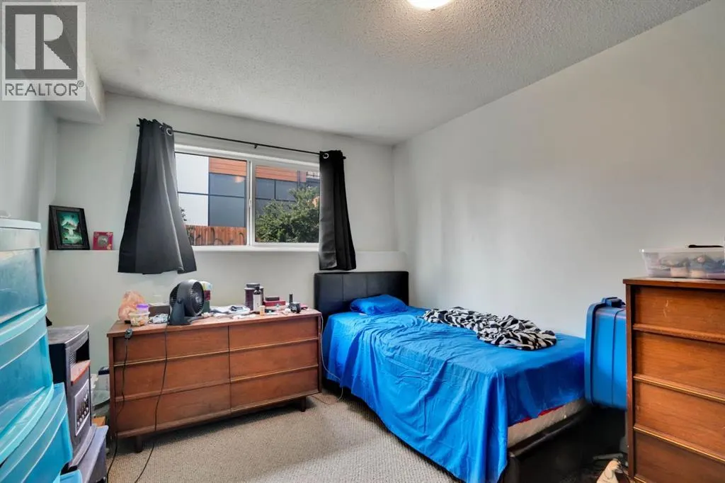 2, 459 Huntsville Crescent NW