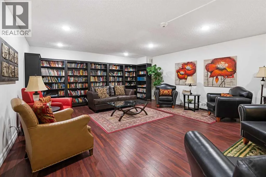 515, 300 Meredith Road NE
