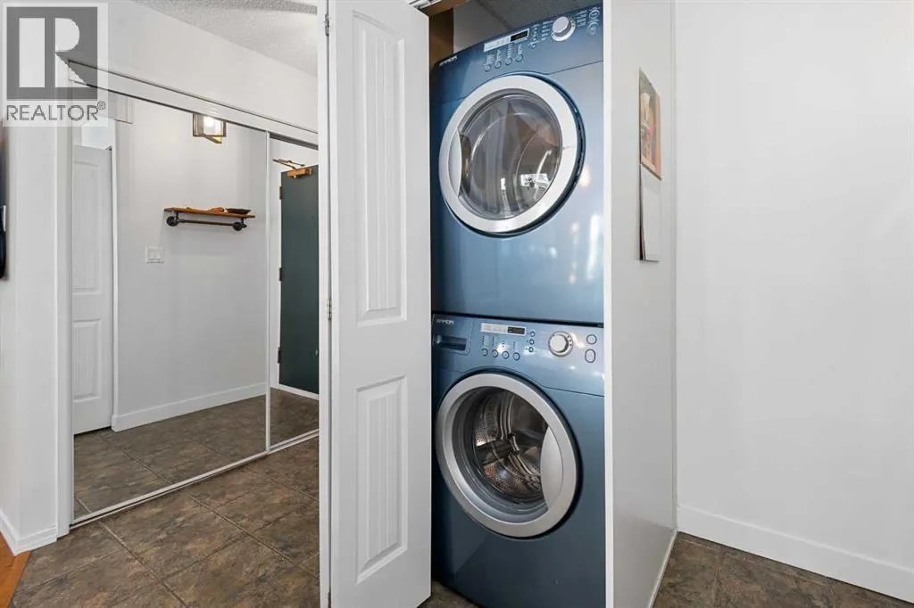 515, 300 Meredith Road NE