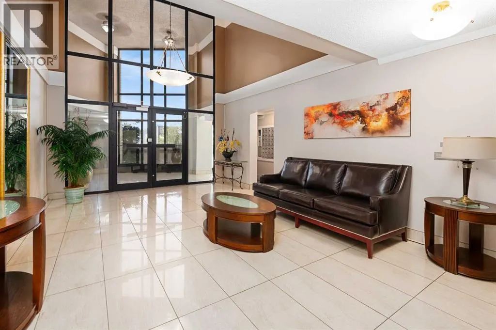 515, 300 Meredith Road NE