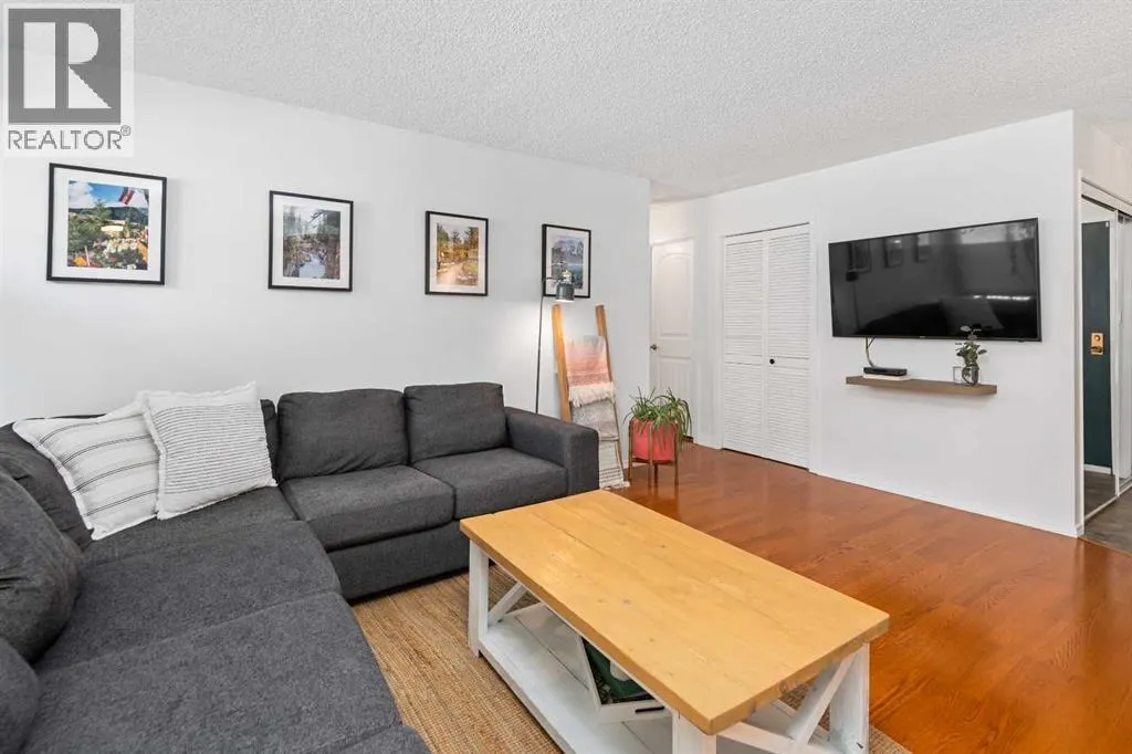 515, 300 Meredith Road NE