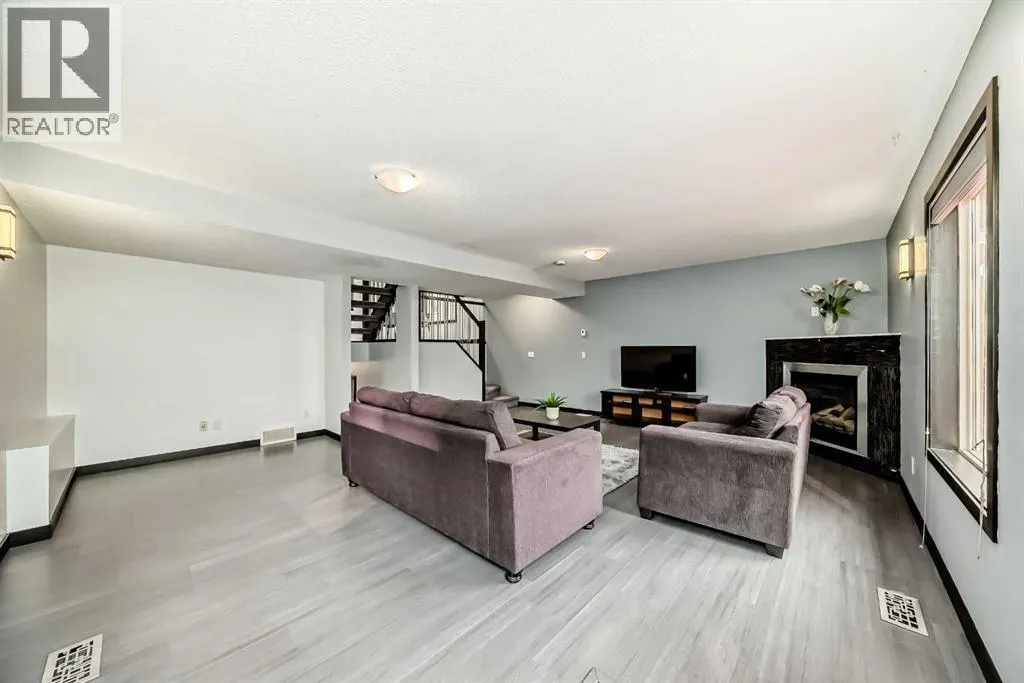 219 Covepark Green NE