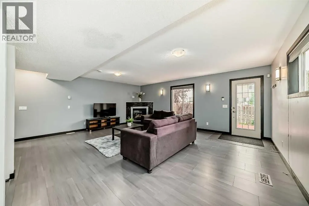 219 Covepark Green NE