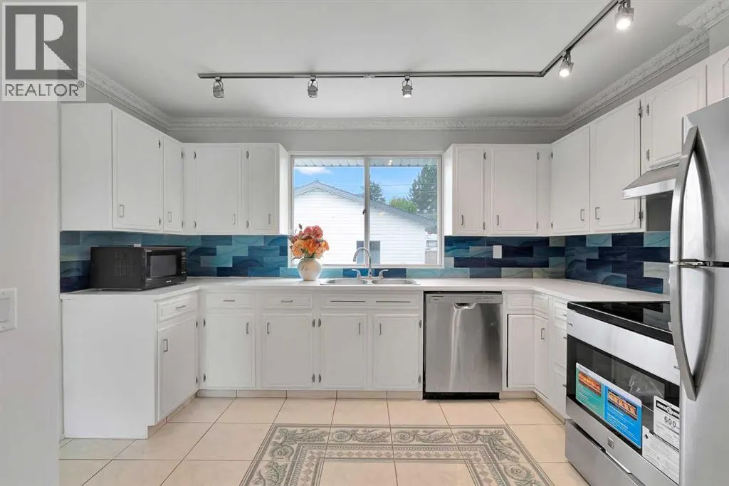 300 Sackville Drive SW