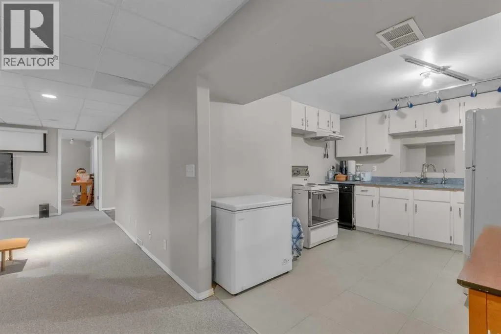 300 Sackville Drive SW