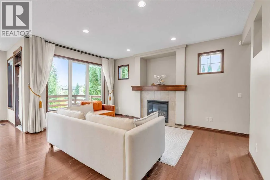 64 Everoak Park SW