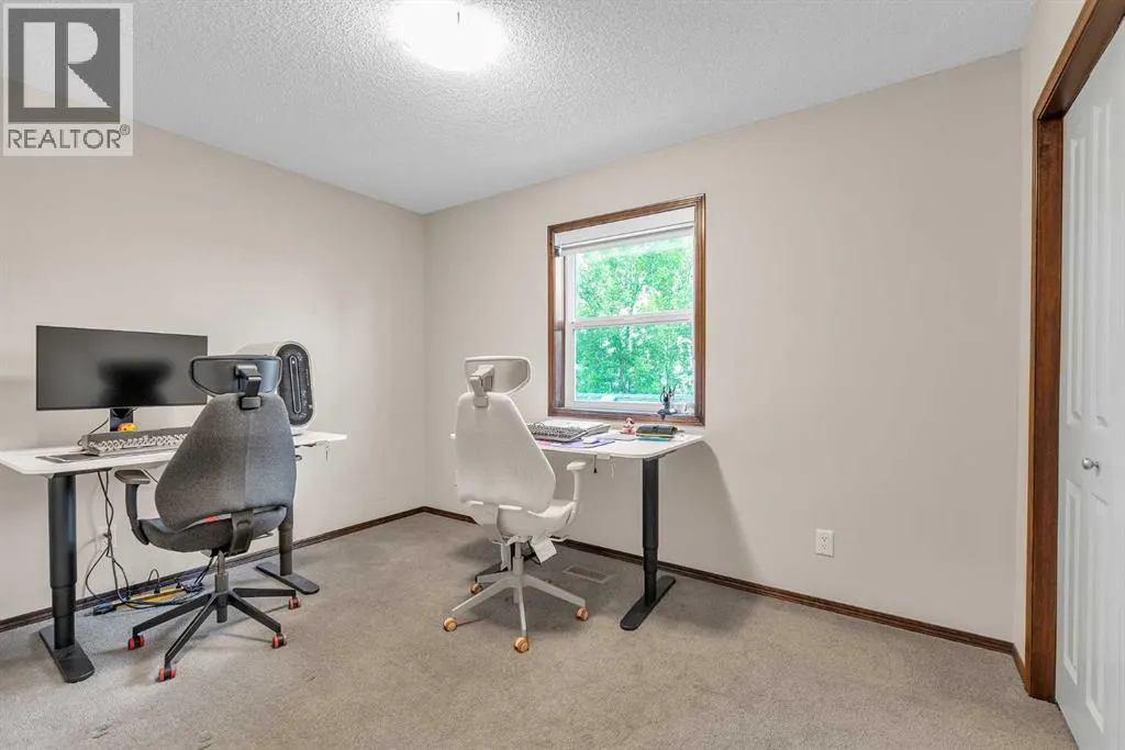 64 Everoak Park SW