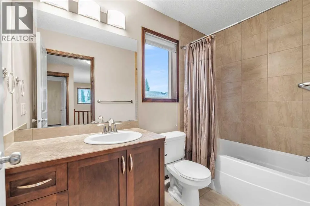 64 Everoak Park SW