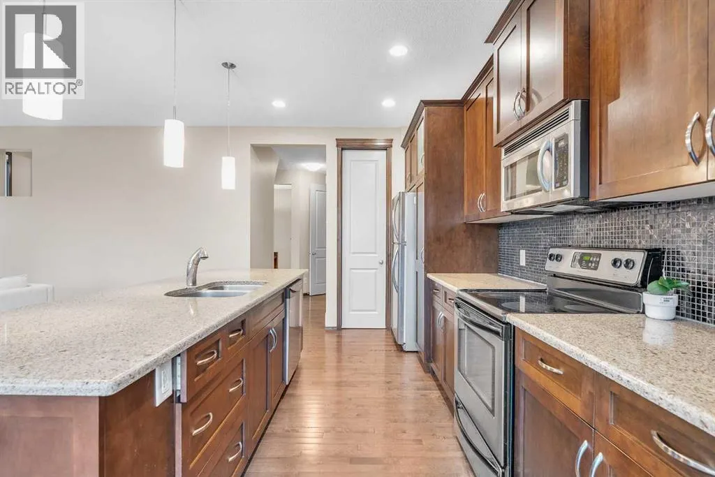 64 Everoak Park SW