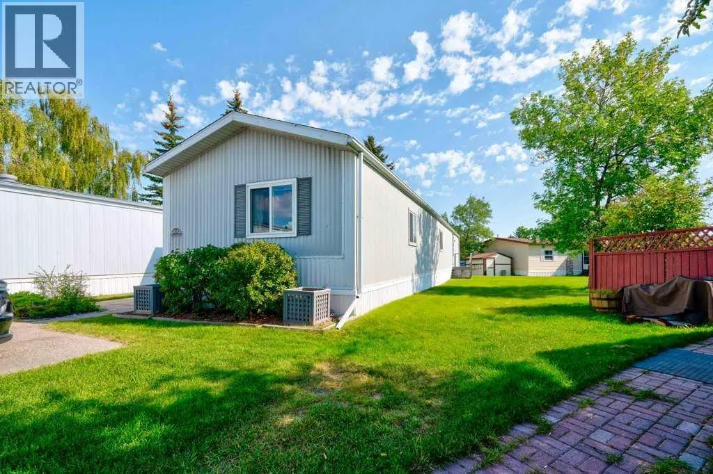 3126 Burroughs Manor NE