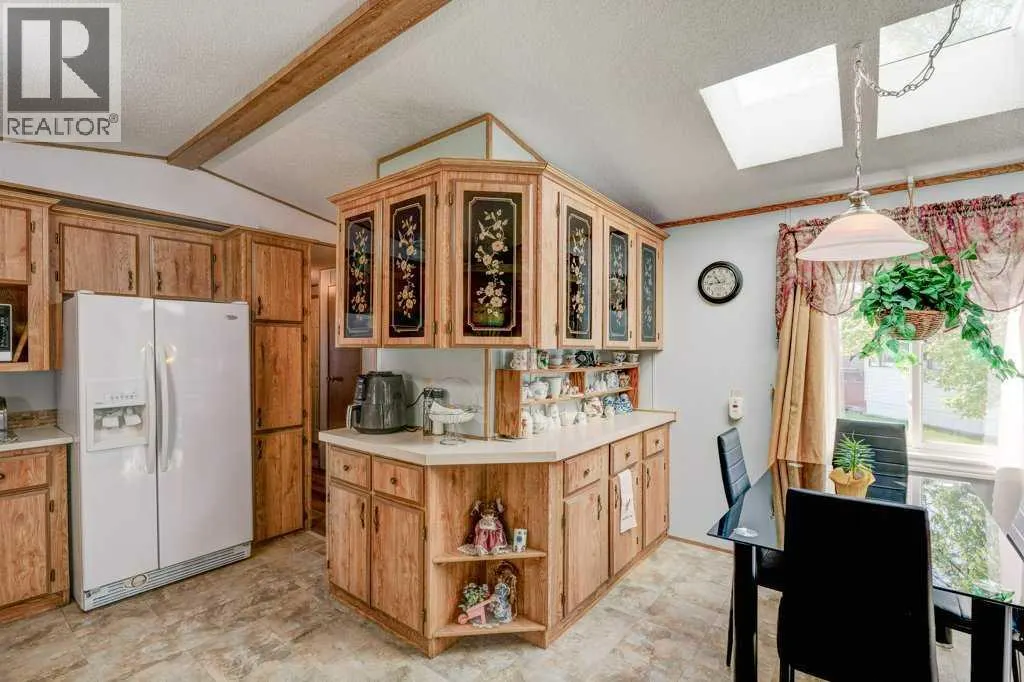 3126 Burroughs Manor NE