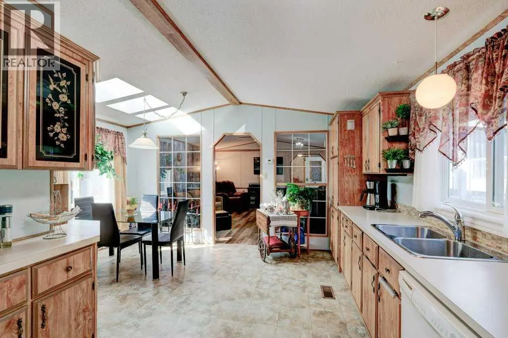 3126 Burroughs Manor NE
