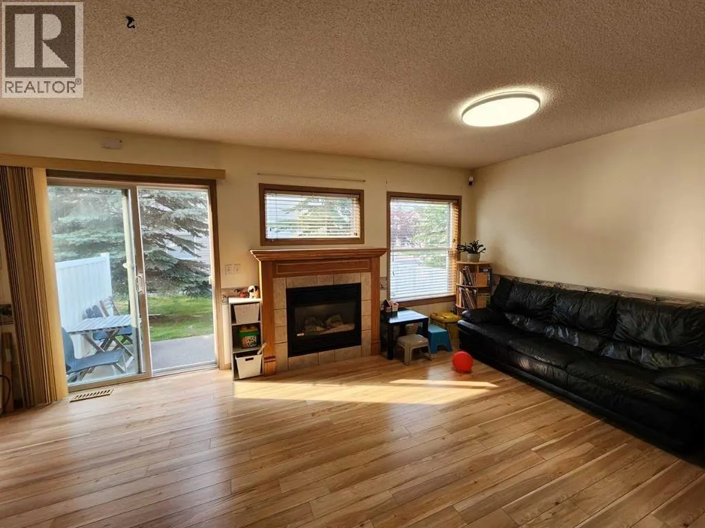 9 Country Hills Rise NW