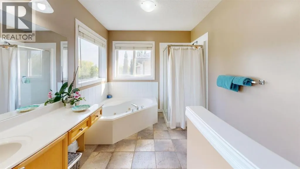 70 Crystalridge Close