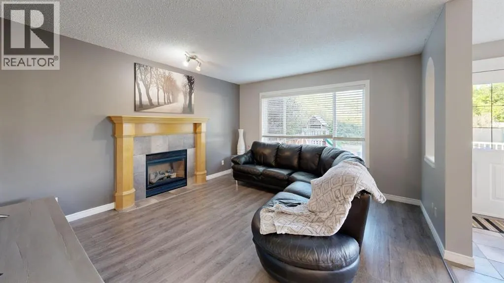 70 Crystalridge Close