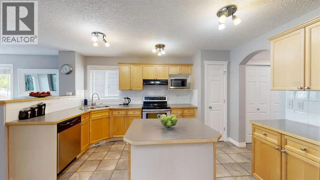 70 Crystalridge Close