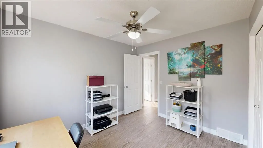 70 Crystalridge Close