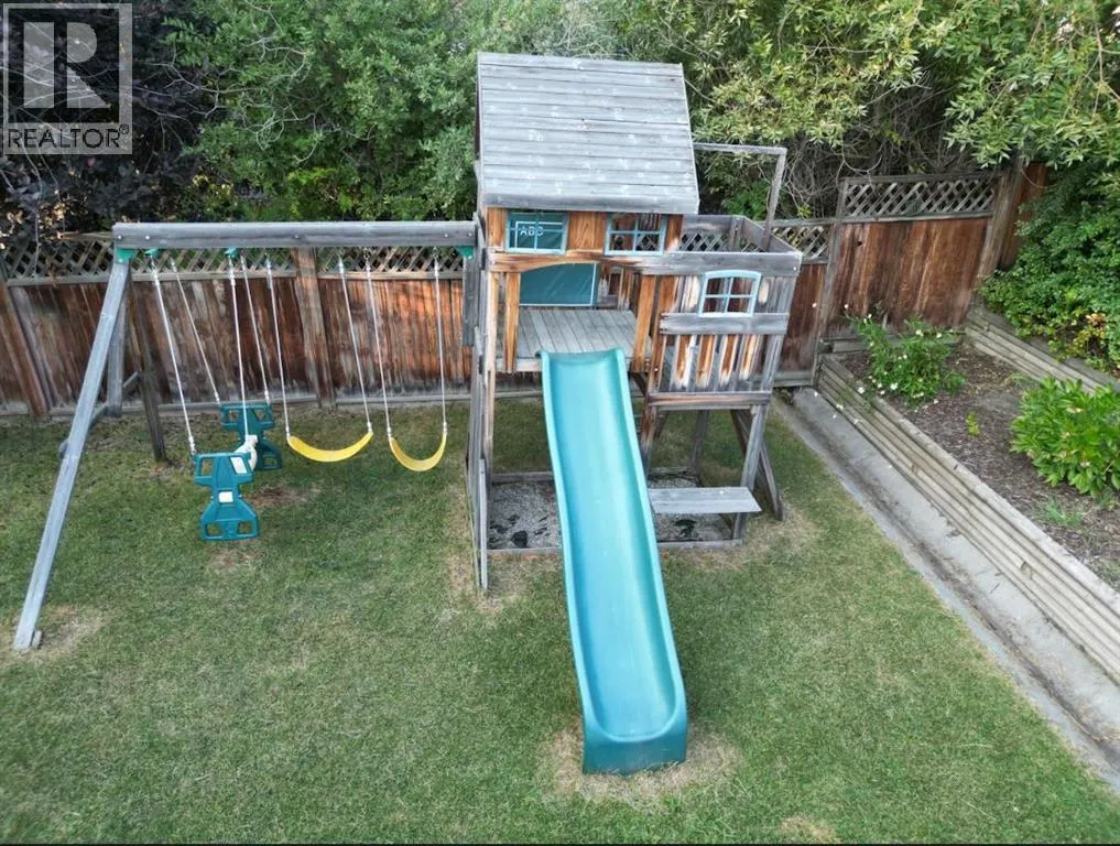 70 Crystalridge Close