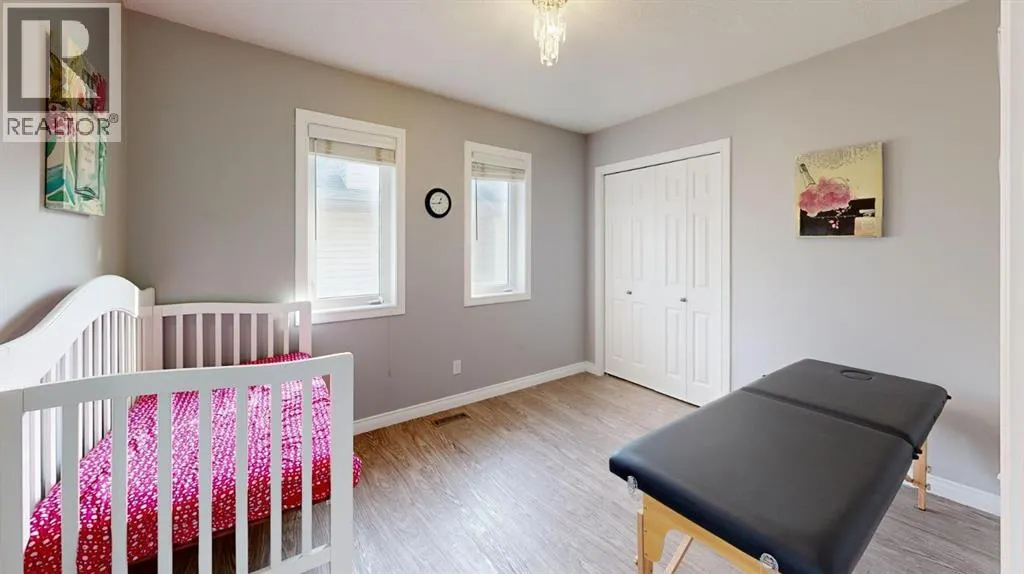 70 Crystalridge Close
