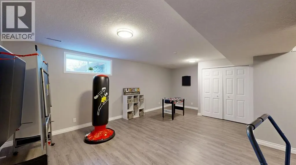 70 Crystalridge Close