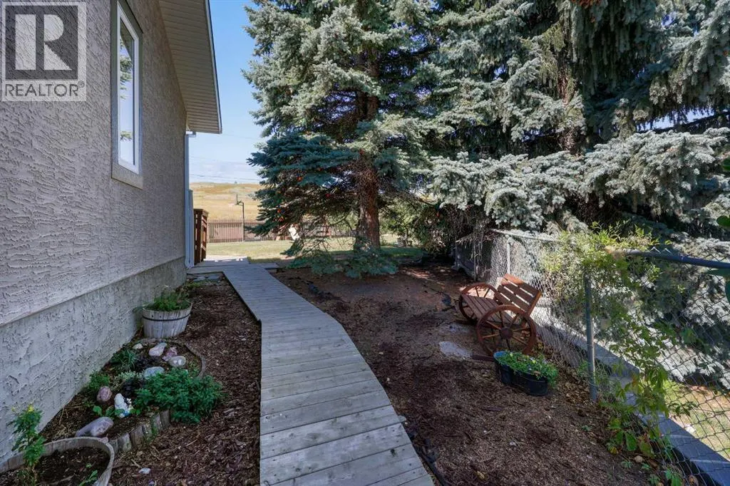 1048 Hunterdale Place NW