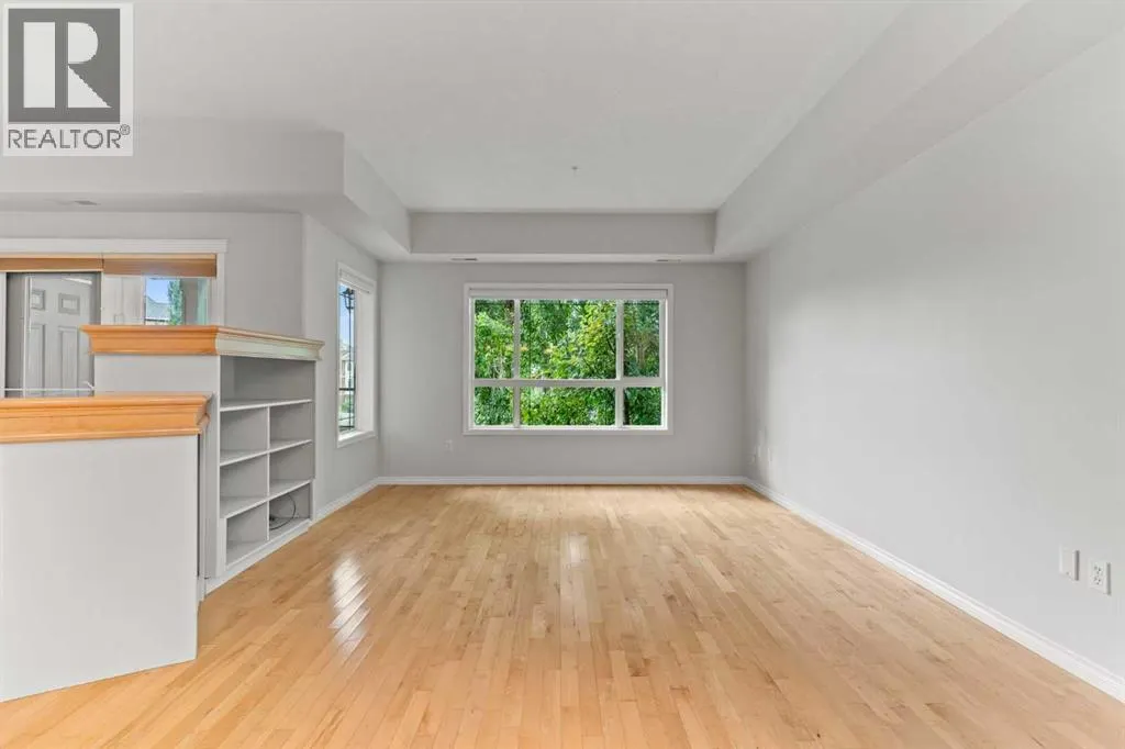 242, 30 Sierra Morena Landing SW