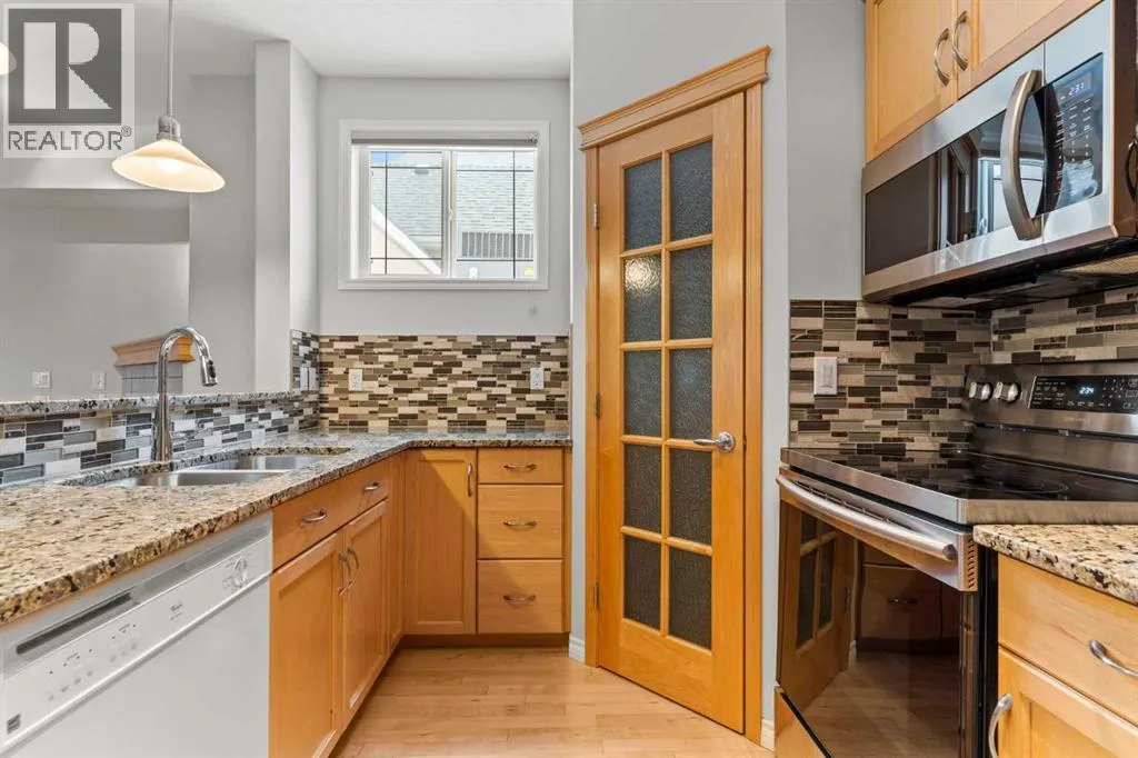 242, 30 Sierra Morena Landing SW