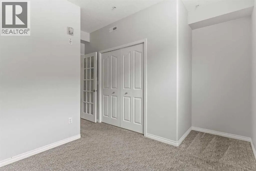 242, 30 Sierra Morena Landing SW
