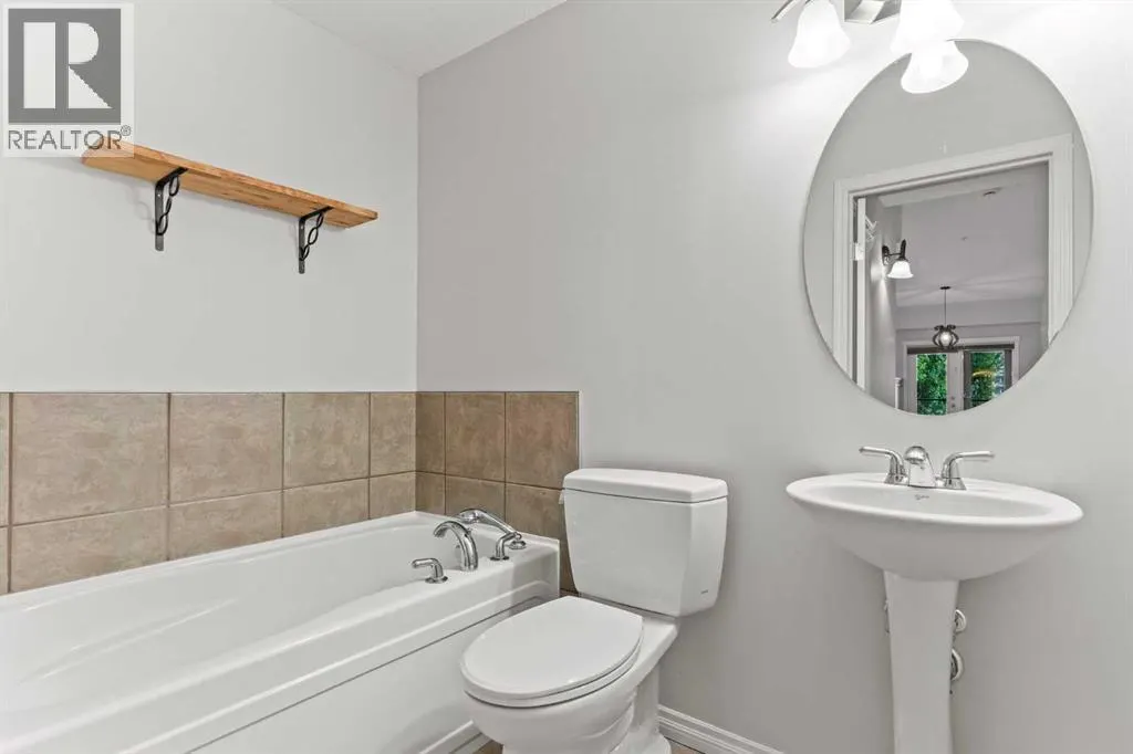 242, 30 Sierra Morena Landing SW
