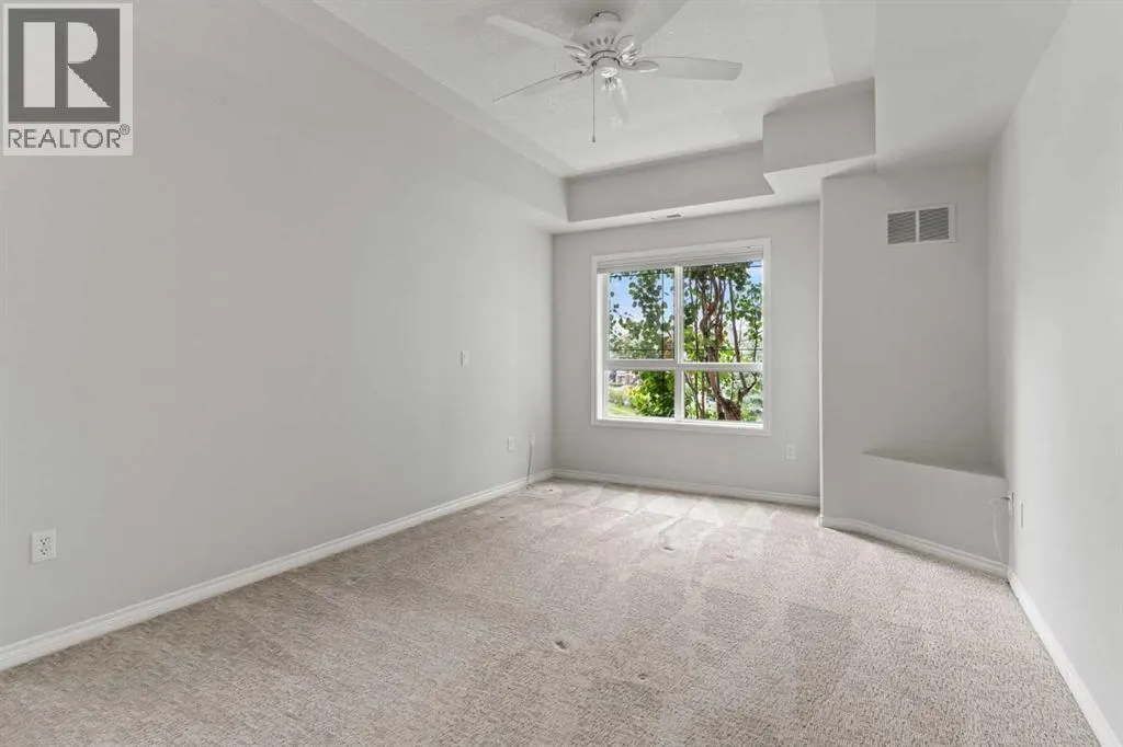 242, 30 Sierra Morena Landing SW