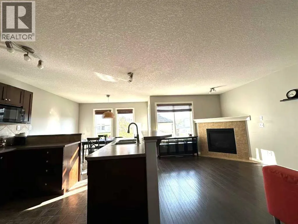 200 Royal Crest View NW