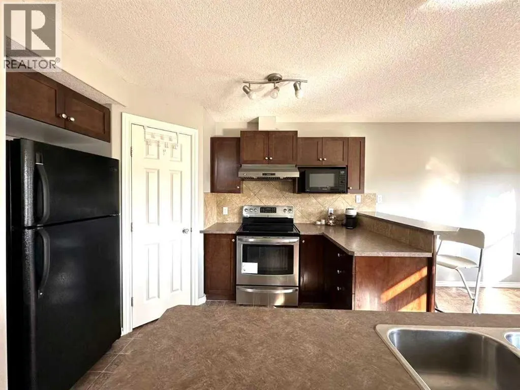 200 Royal Crest View NW