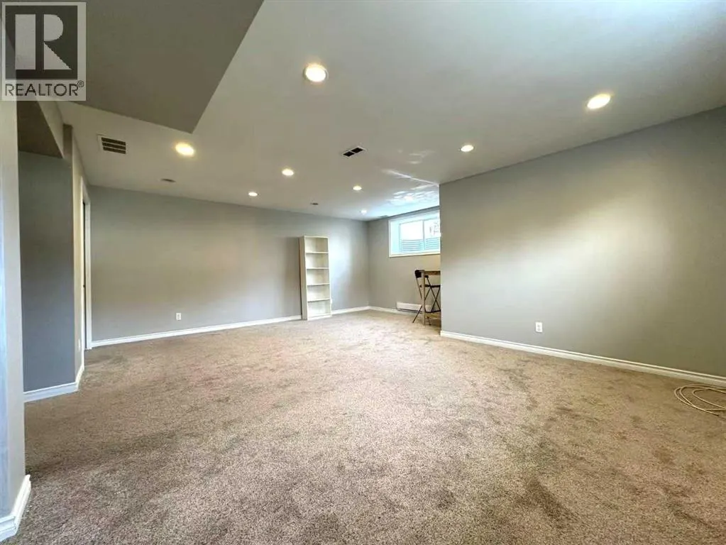 200 Royal Crest View NW