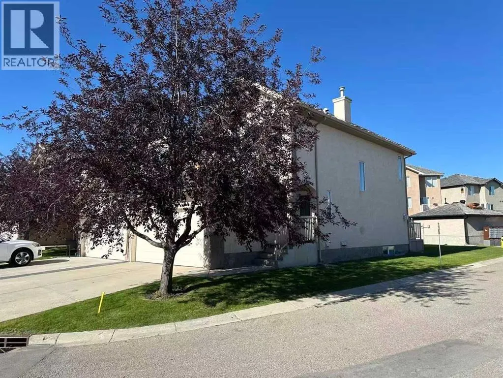 200 Royal Crest View NW