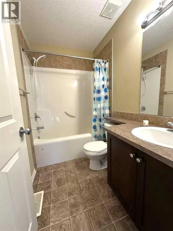 200 Royal Crest View NW