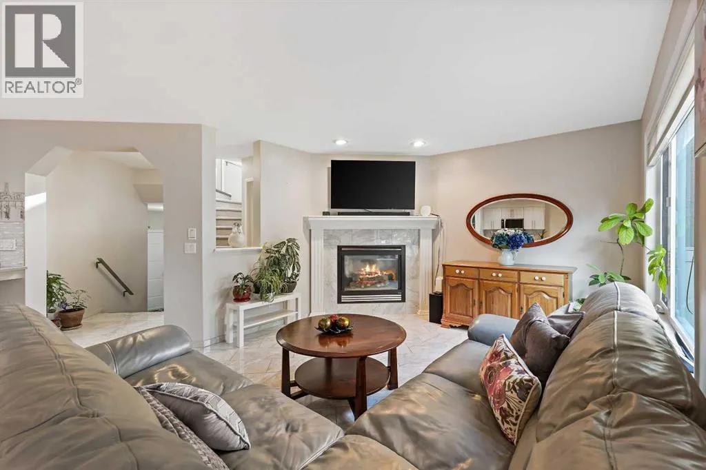 125 Everwillow Close SW
