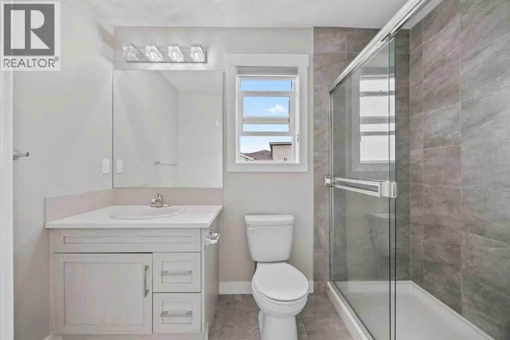 66 Skyview Parade NE