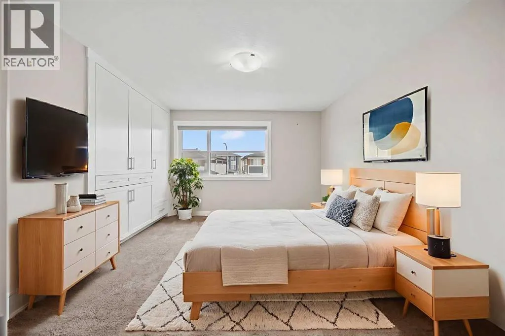 66 Skyview Parade NE