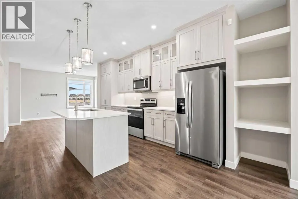 66 Skyview Parade NE
