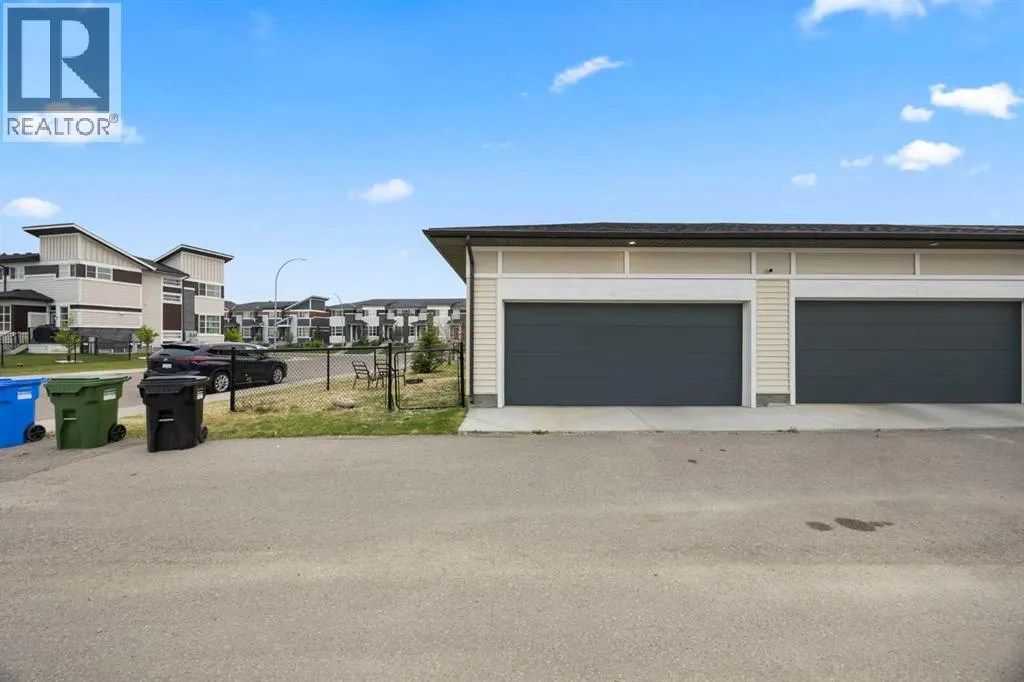 66 Skyview Parade NE