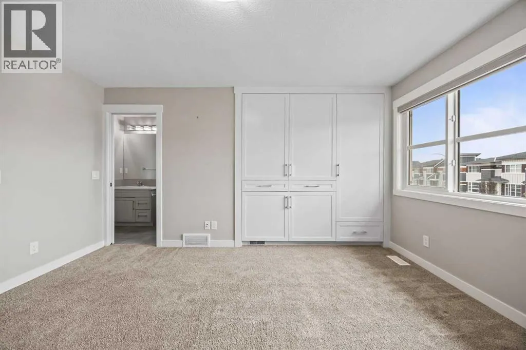 66 Skyview Parade NE