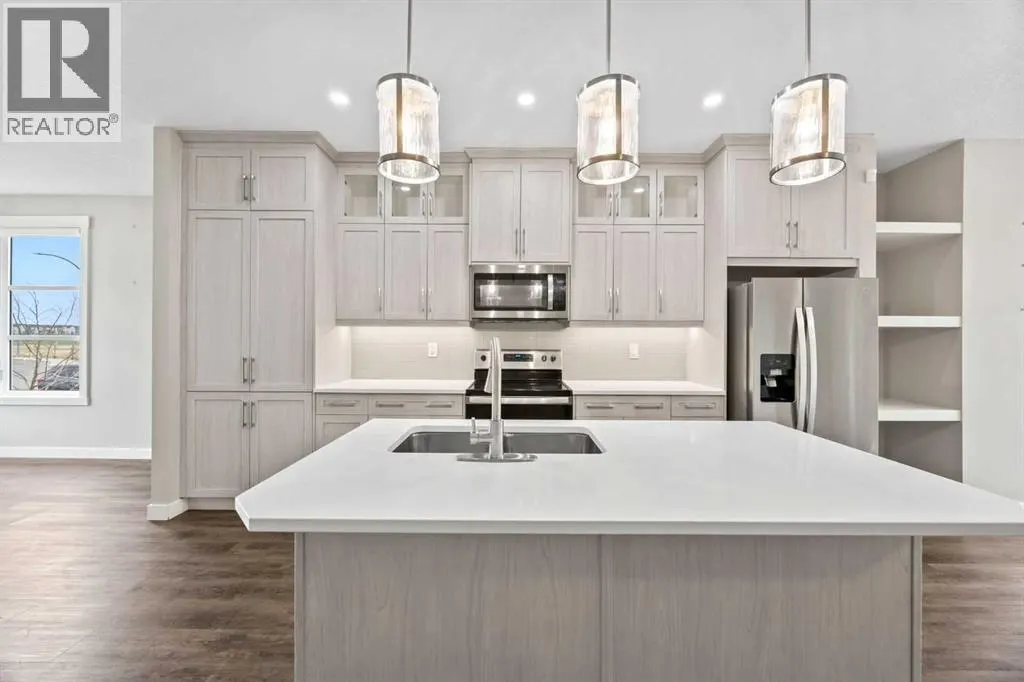 66 Skyview Parade NE