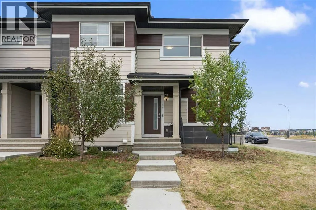 66 Skyview Parade NE