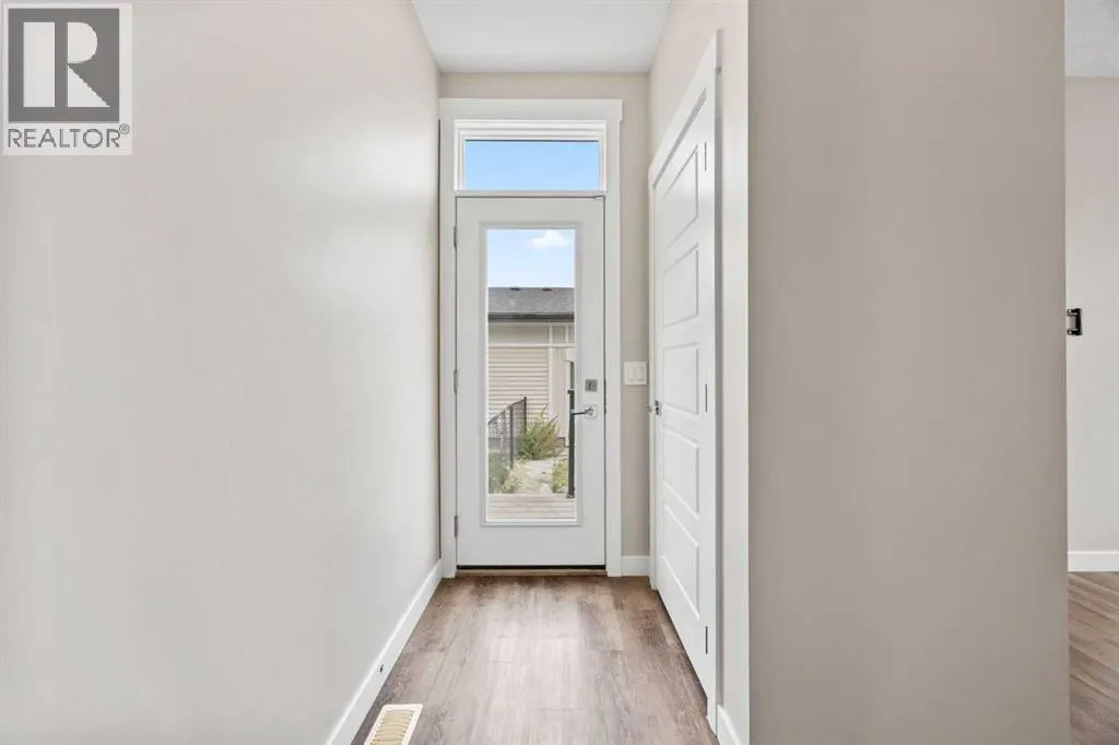 66 Skyview Parade NE