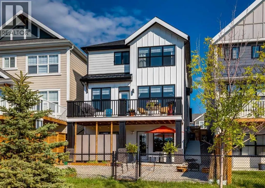 163 Arbour Lake Rise NW