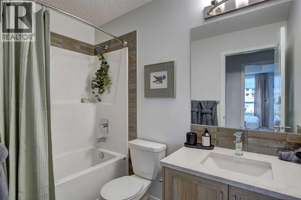 409, 245 Edith Place NW