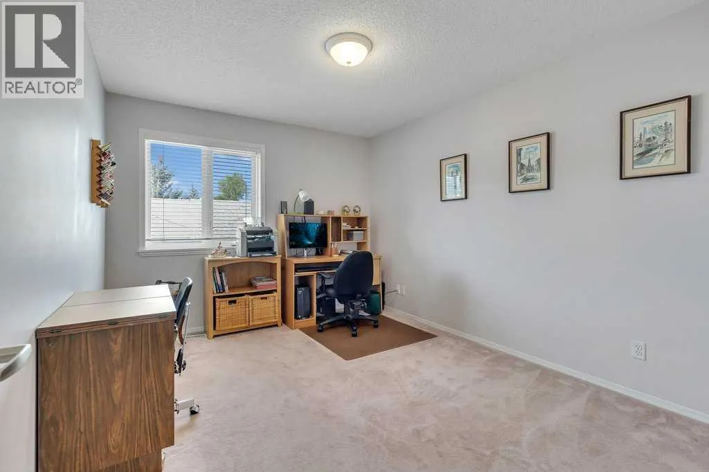 180 Valley Ridge Heights NW