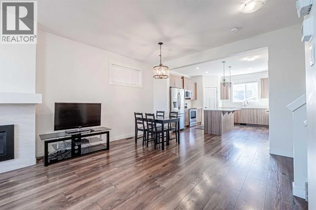 329 south point Green SW