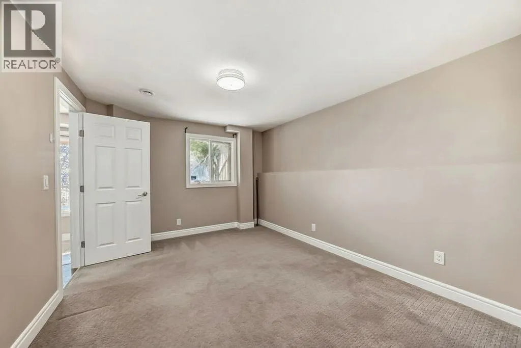 118 Signature Close SW