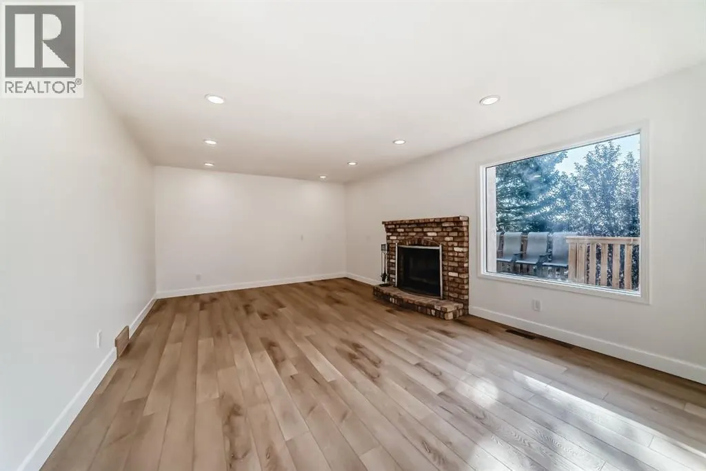 118 Signature Close SW